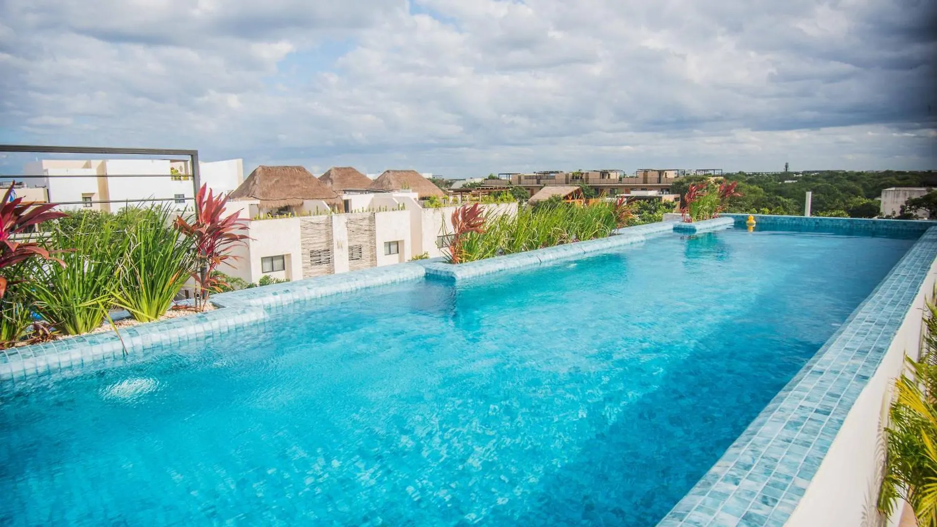 Downtown Penthouse With Private Pool, Rooftop Pool And Gym, Short Distance From Beaches, Restaurants & Nightlife Tulum