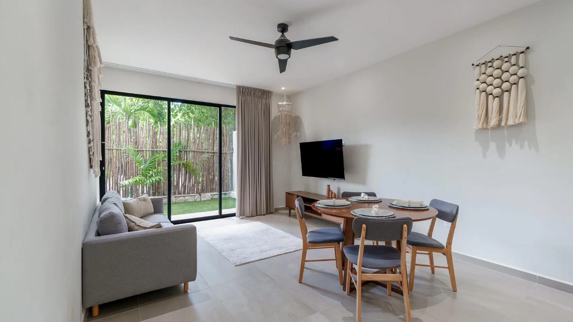 Apartment Downtown Penthouse With Private Pool, Rooftop Pool And Gym, Short Distance From Beaches, Restaurants & Nightlife Tulum