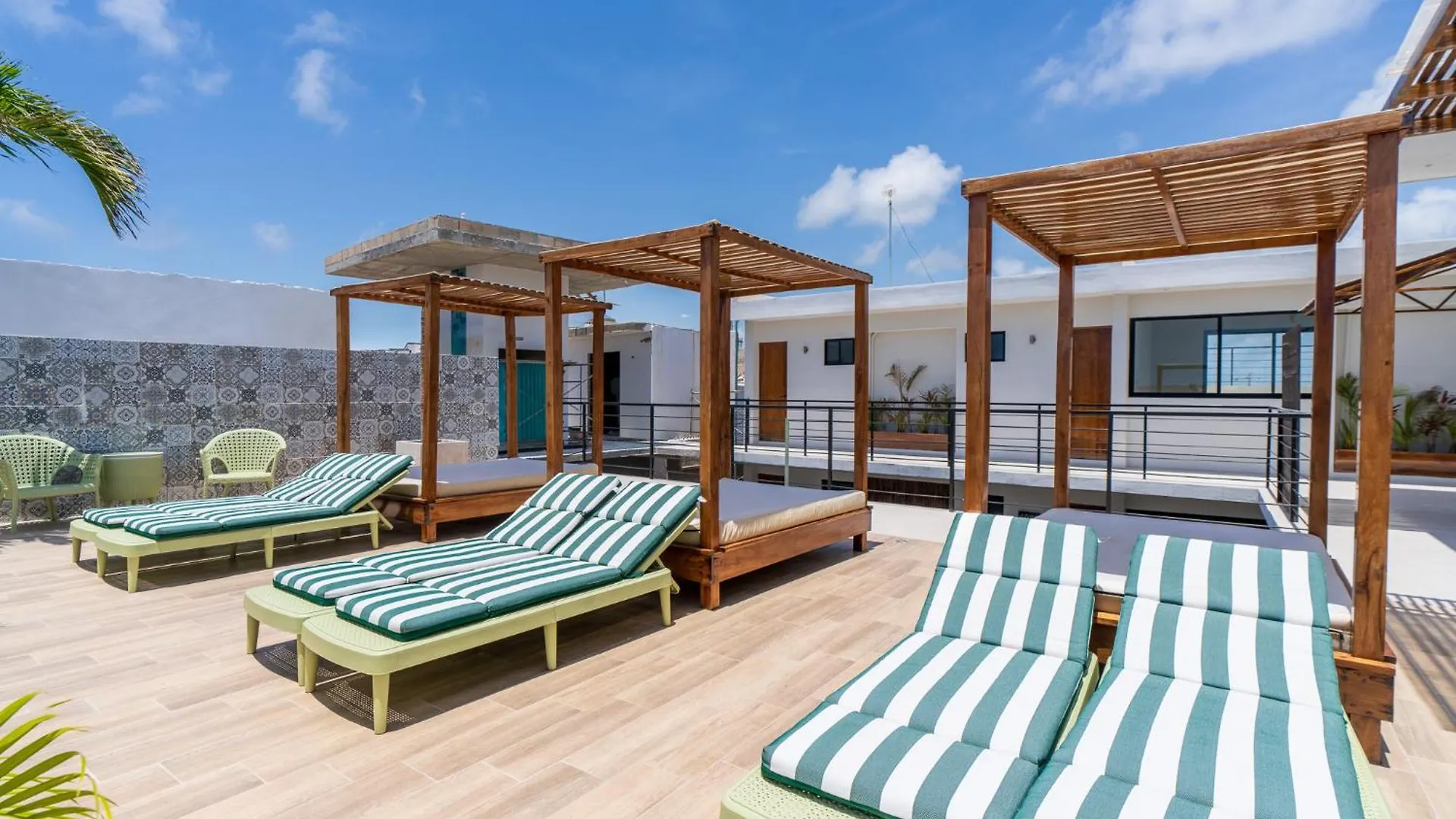 Downtown Penthouse With Private Pool, Rooftop Pool And Gym, Short Distance From Beaches, Restaurants & Nightlife Tulum